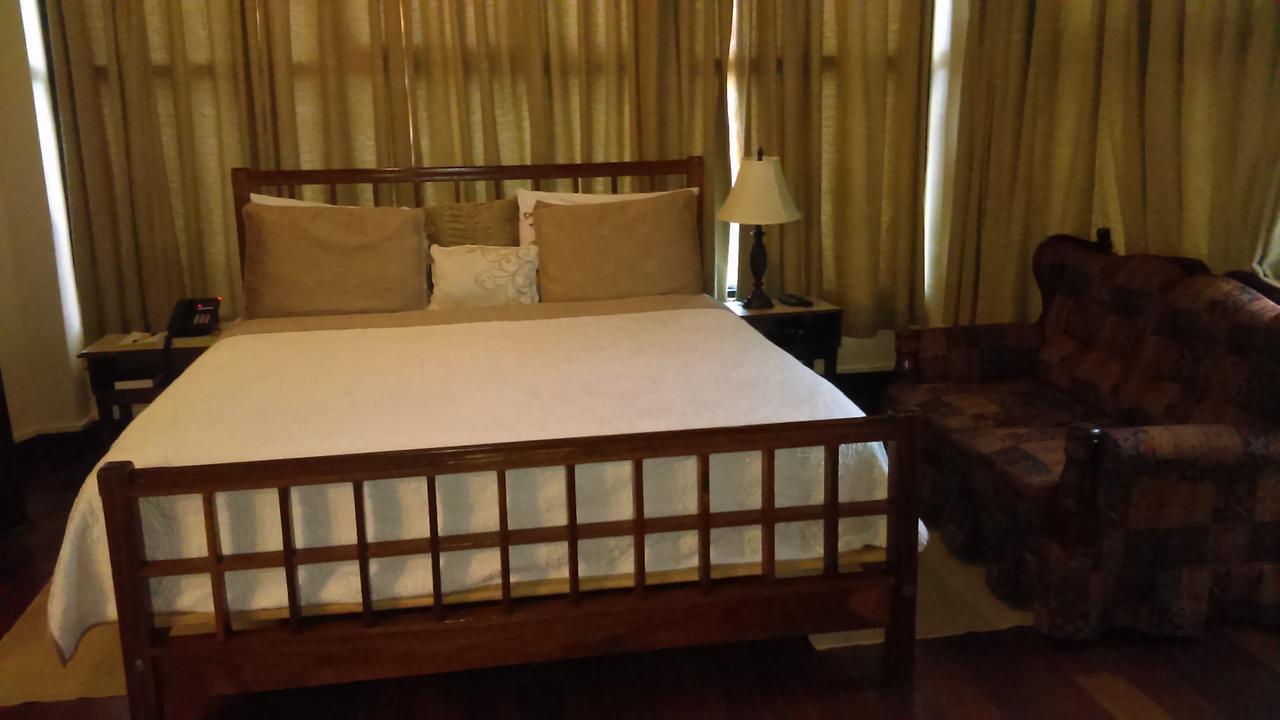 Brandsville Suites Джорджтаун Екстериор снимка