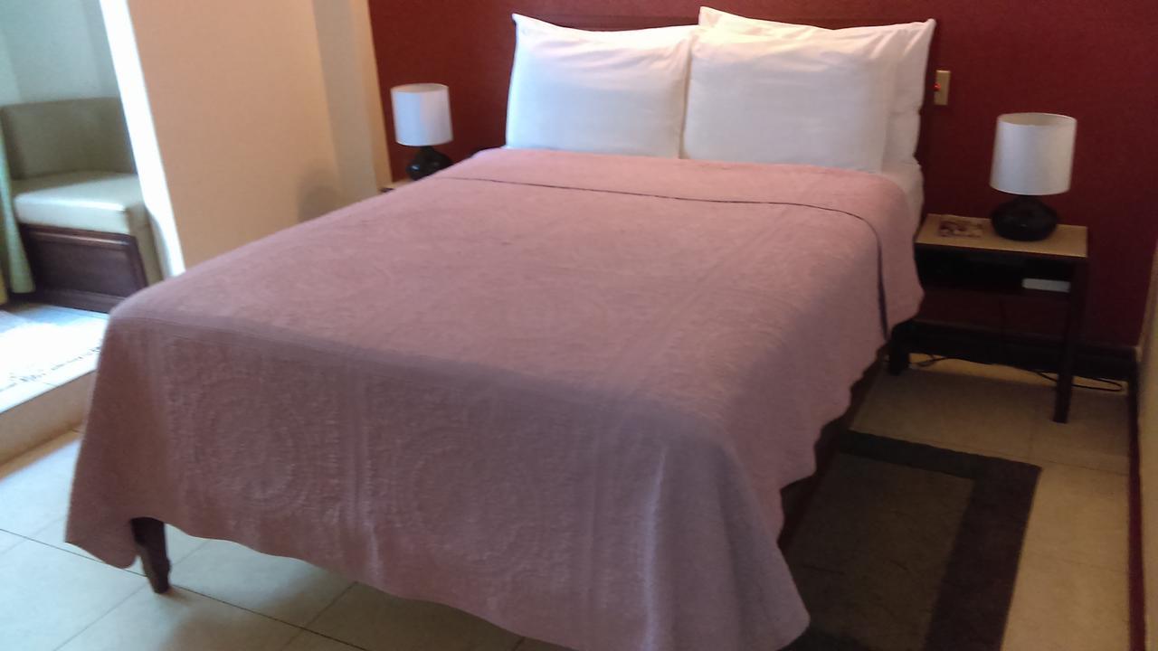 Brandsville Suites Джорджтаун Екстериор снимка