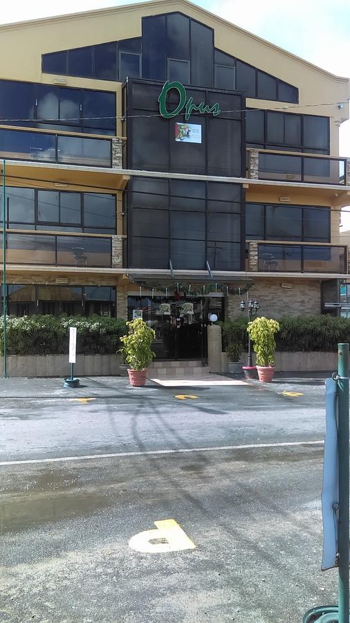 Brandsville Suites Джорджтаун Екстериор снимка