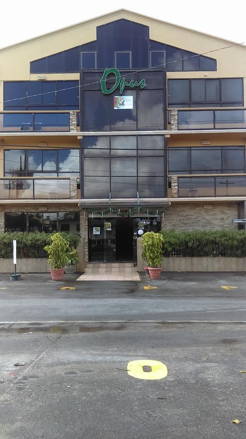 Brandsville Suites Джорджтаун Екстериор снимка
