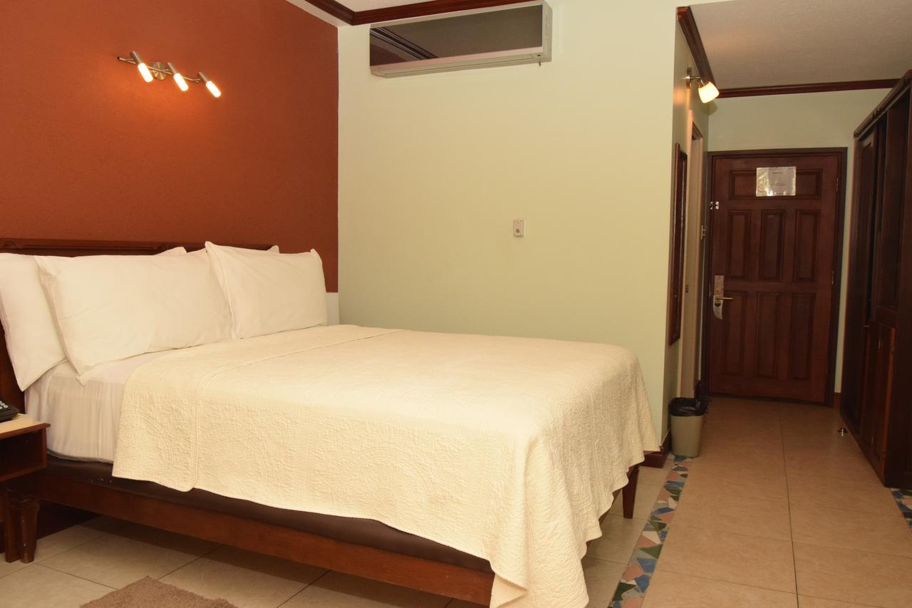 Brandsville Suites Джорджтаун Екстериор снимка