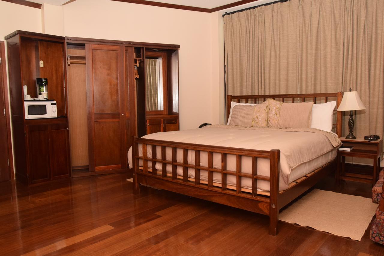 Brandsville Suites Джорджтаун Екстериор снимка
