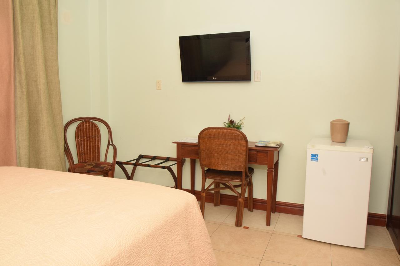 Brandsville Suites Джорджтаун Екстериор снимка